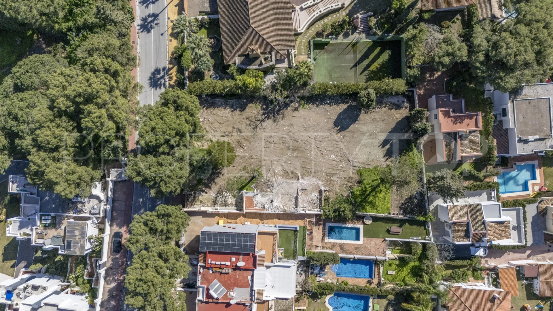 Plot for sale in Nueva Andalucia