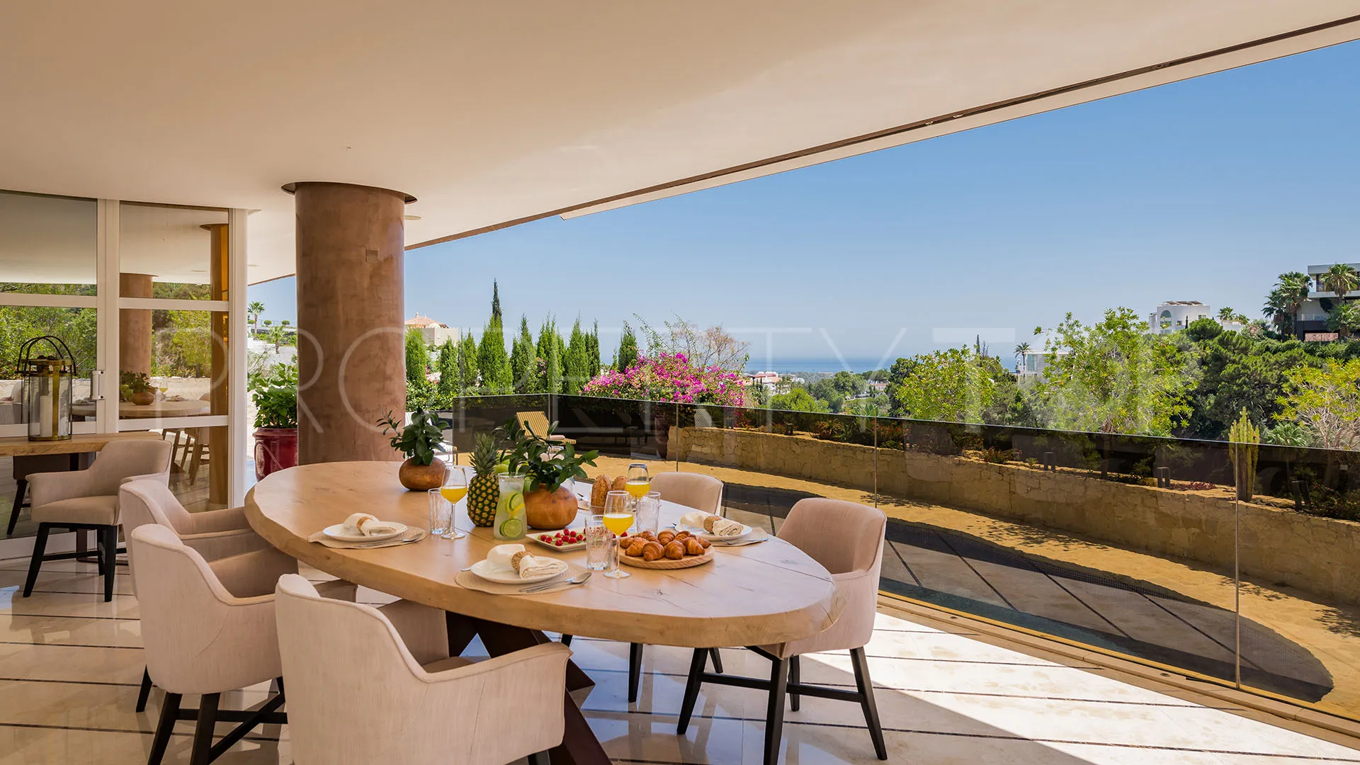Villa en venta en La Quinta con 5 dormitorios