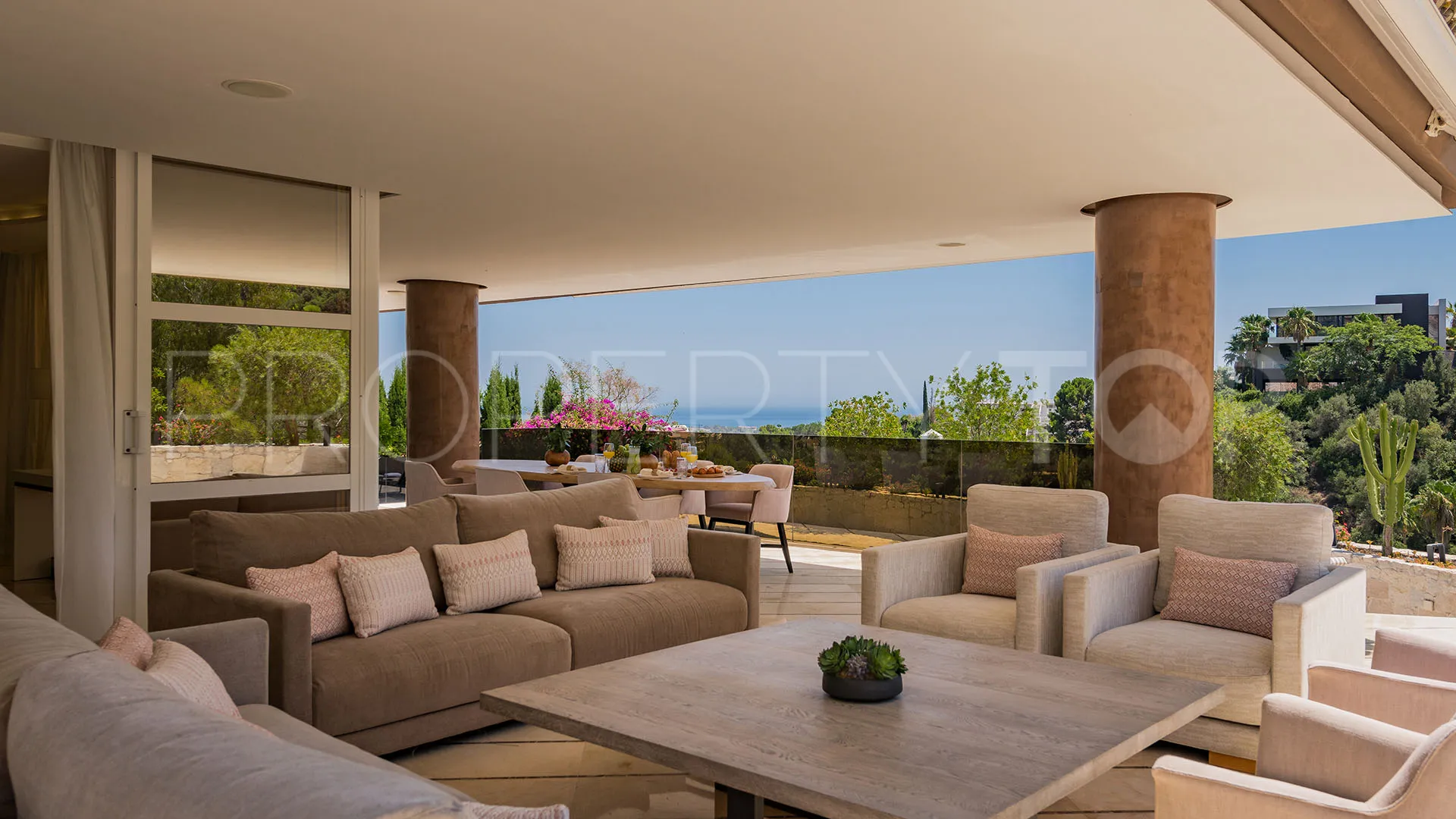 Villa en venta en La Quinta con 5 dormitorios