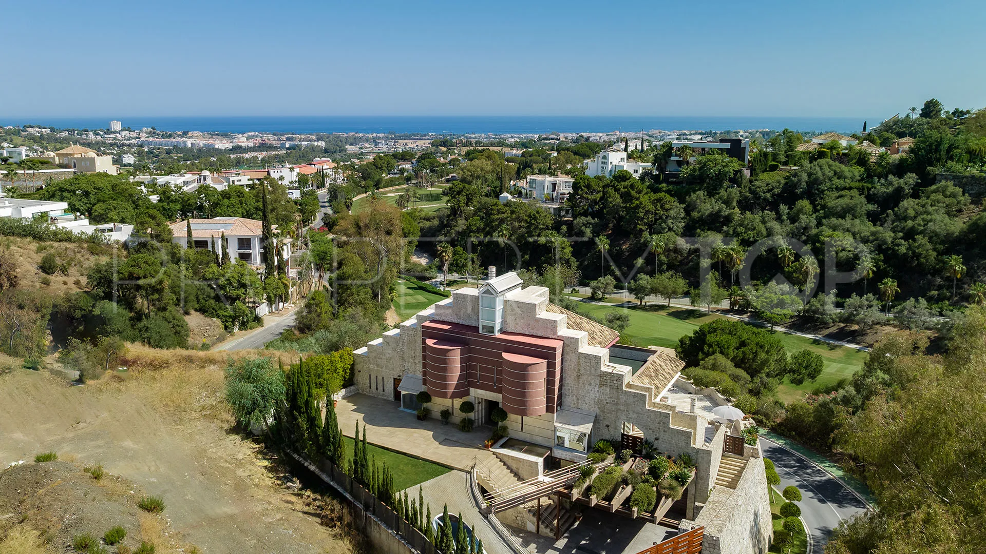 Villa en venta en La Quinta con 5 dormitorios