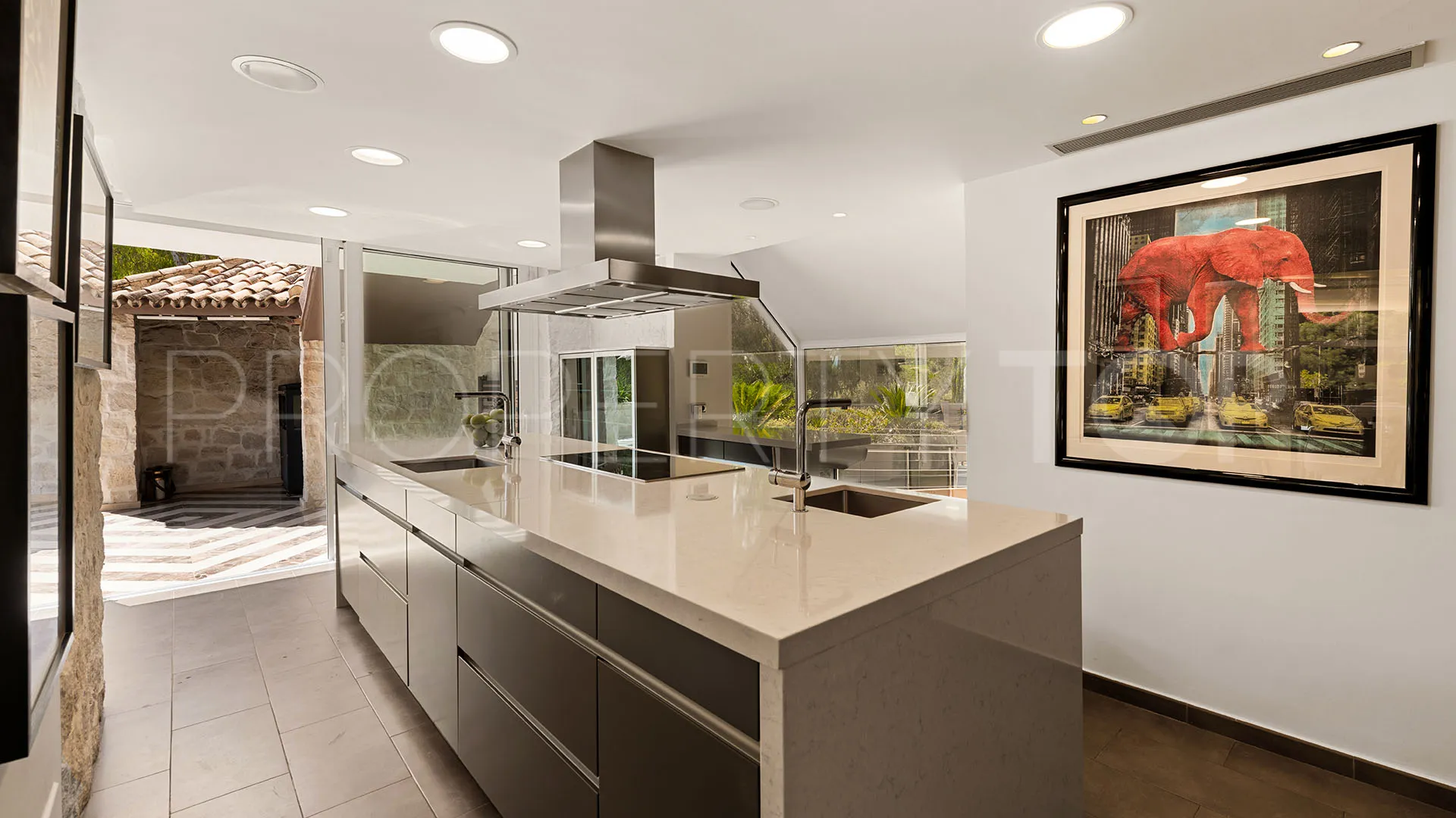 Villa en venta en La Quinta con 5 dormitorios