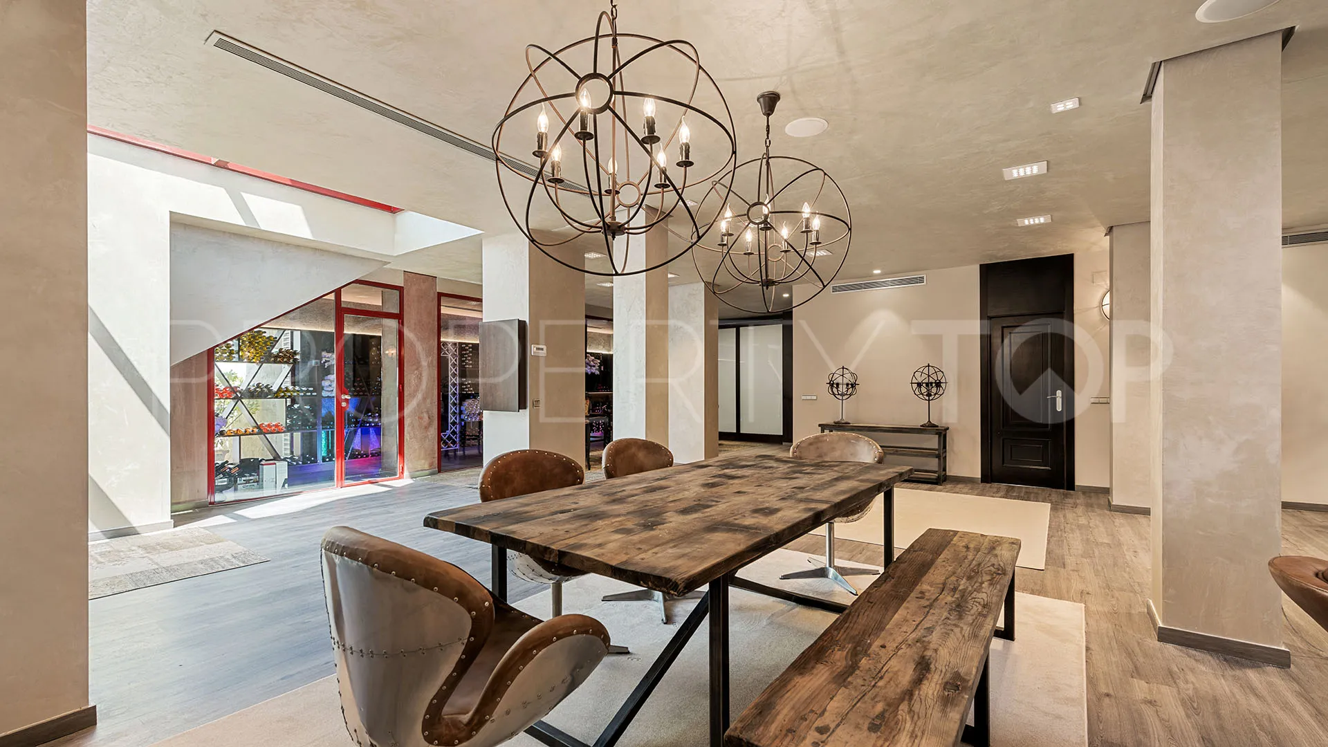 Villa en venta en La Quinta con 5 dormitorios