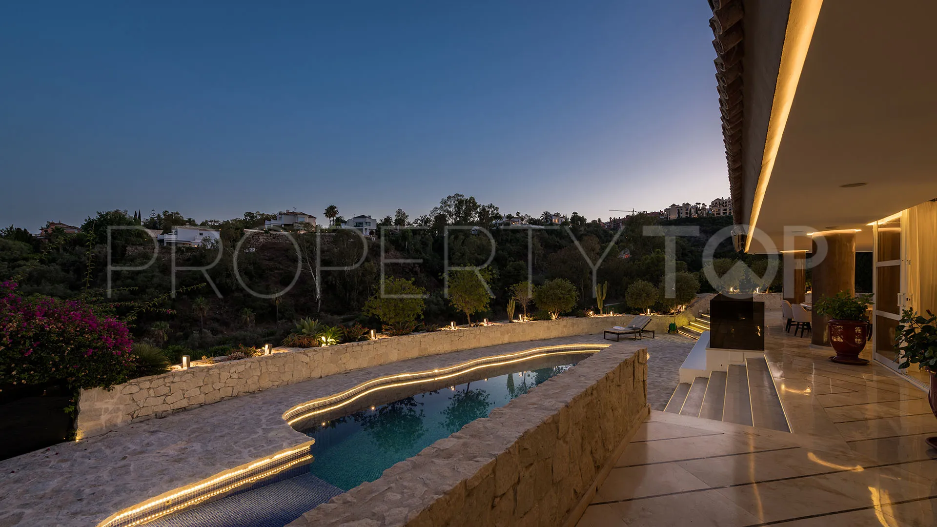 Villa en venta en La Quinta con 5 dormitorios