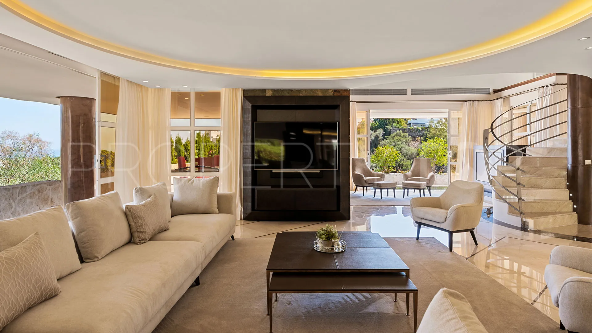 Villa en venta en La Quinta con 5 dormitorios