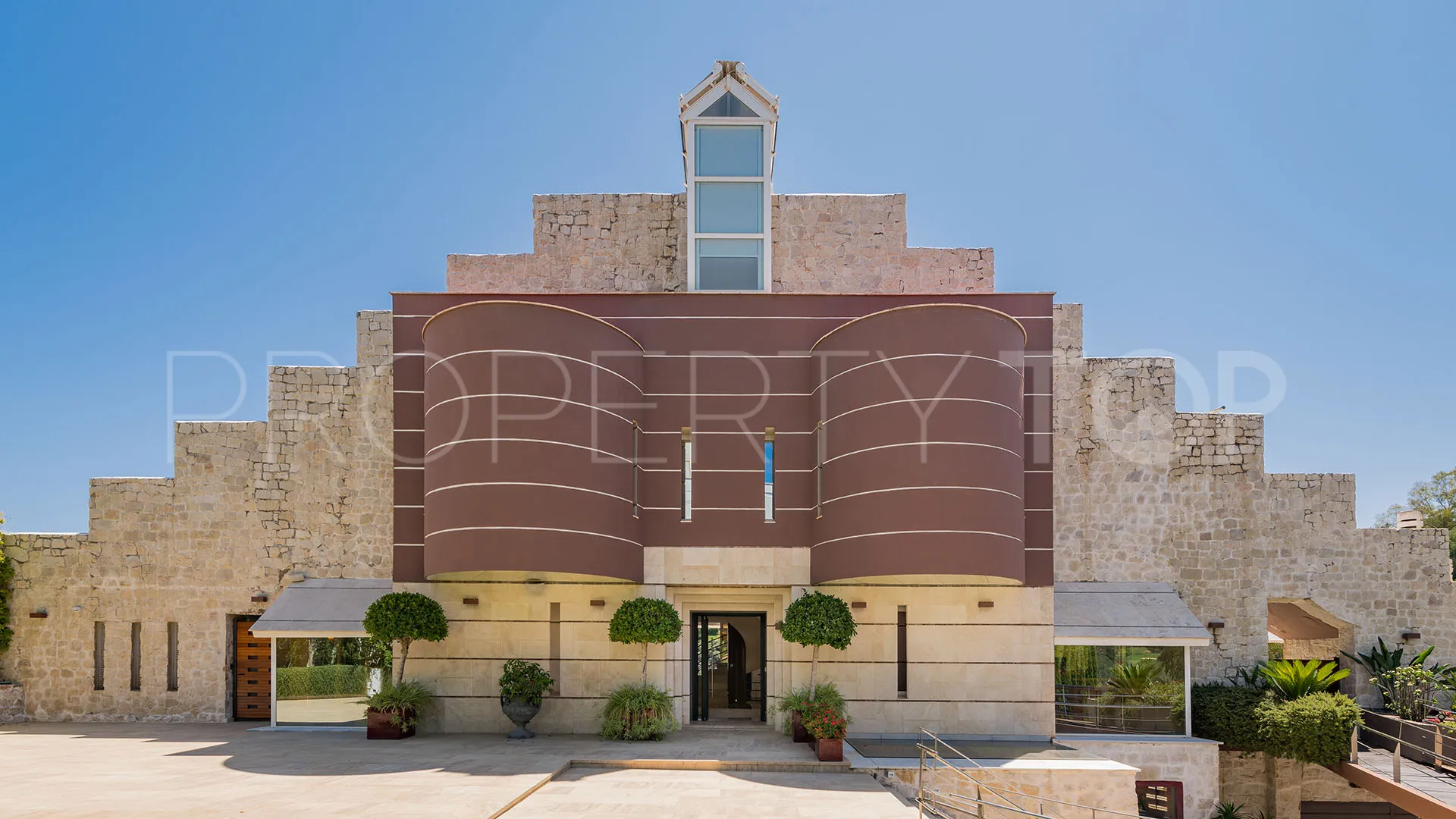 Villa en venta en La Quinta con 5 dormitorios
