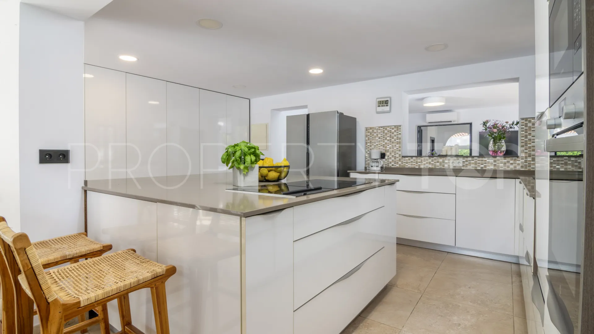 Villa en venta de 7 dormitorios en Alta Vista