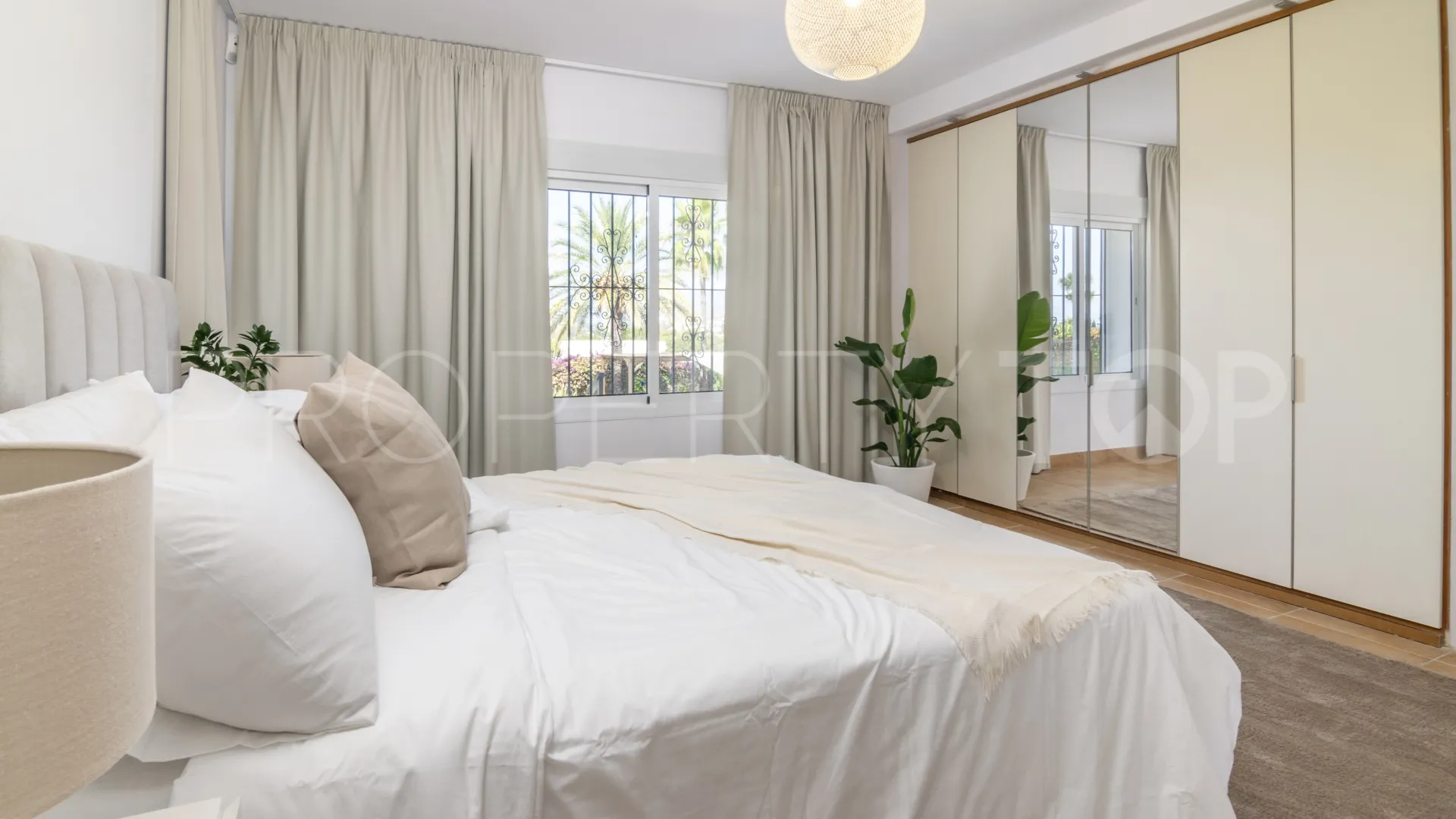 Villa en venta de 7 dormitorios en Alta Vista