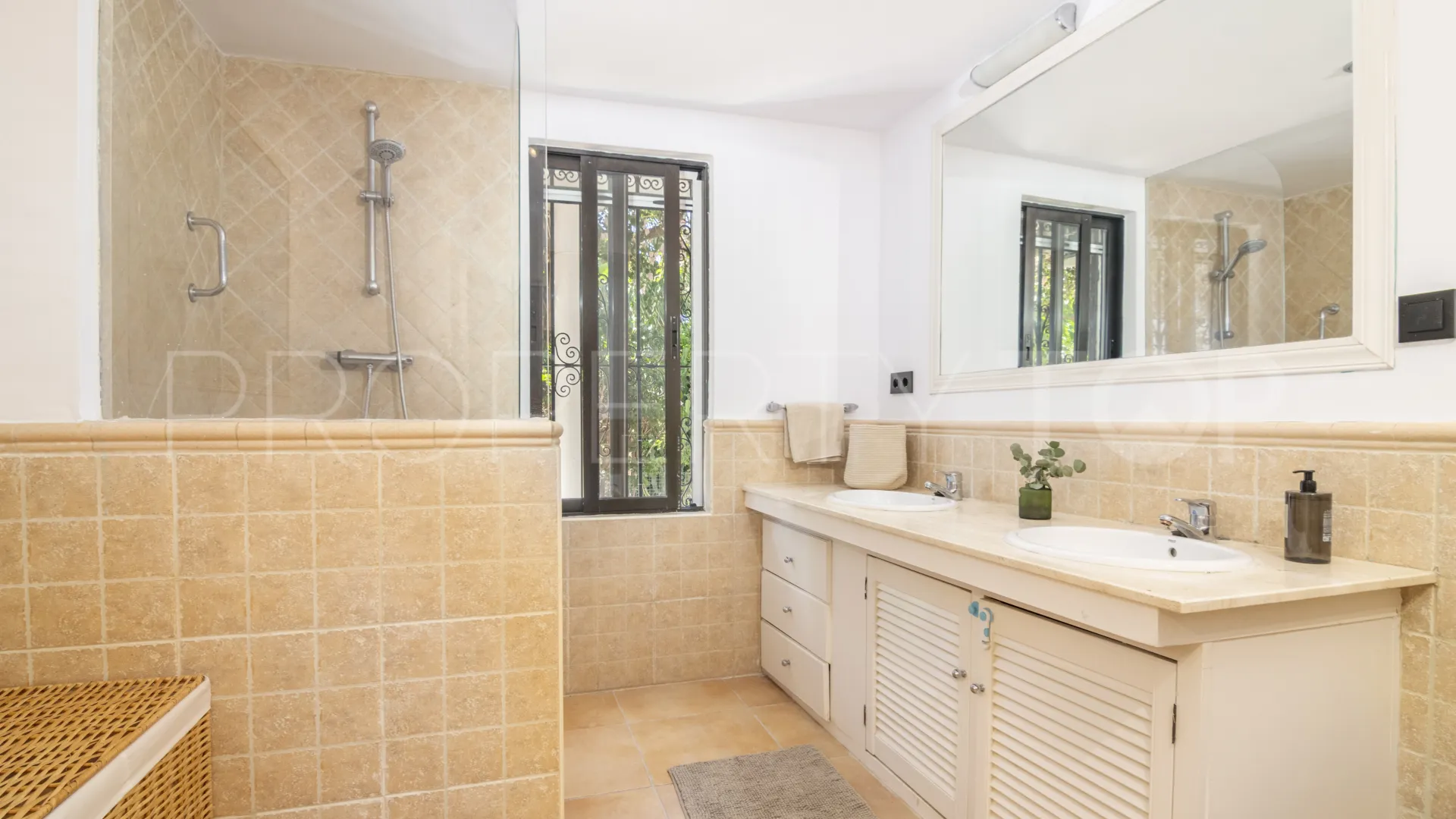 Villa en venta de 7 dormitorios en Alta Vista