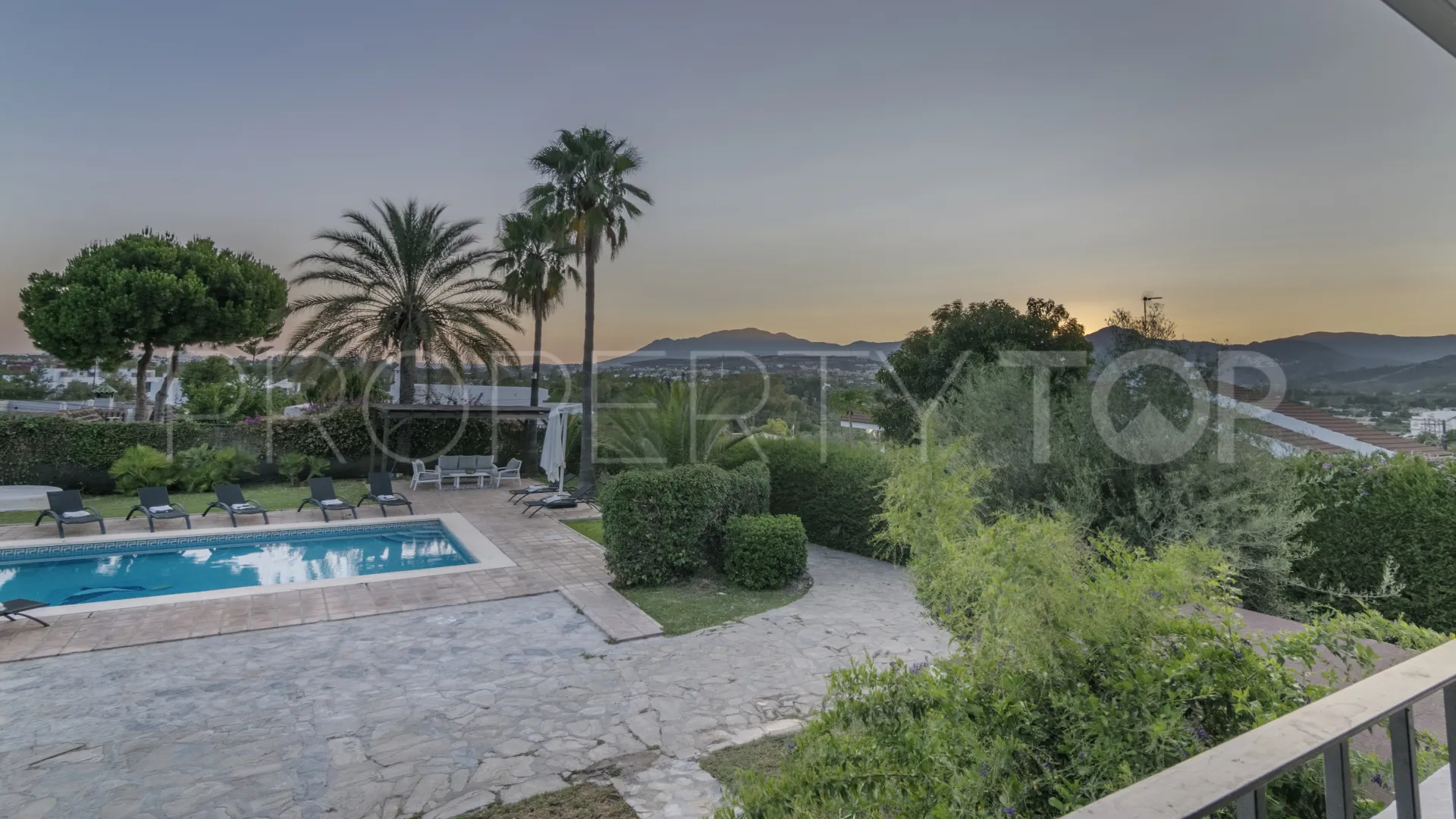 Villa en venta de 7 dormitorios en Alta Vista