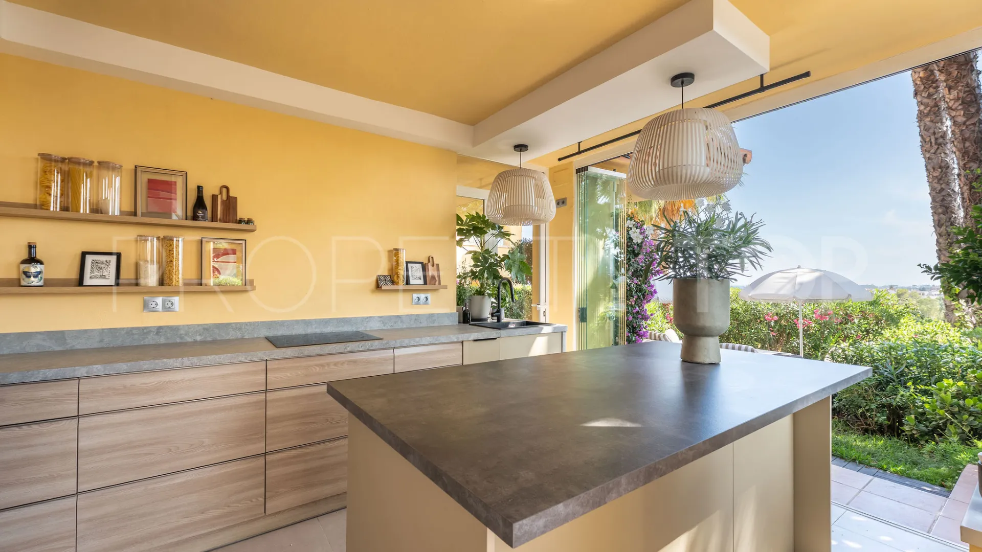 Apartamento planta baja de 3 dormitorios a la venta en Cumbres del Rodeo