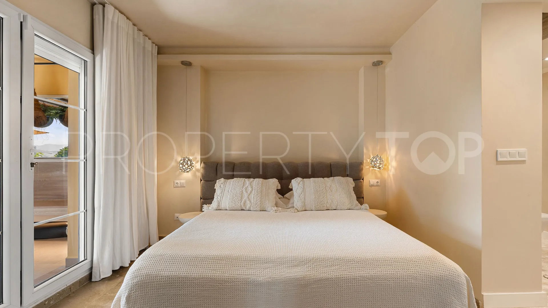 Apartamento planta baja de 3 dormitorios a la venta en Cumbres del Rodeo