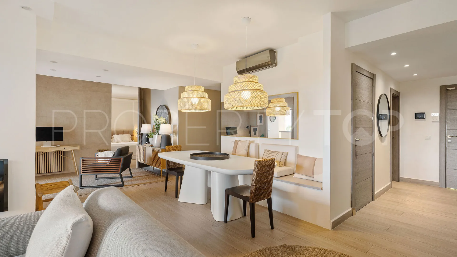 Apartamento planta baja de 3 dormitorios a la venta en Cumbres del Rodeo