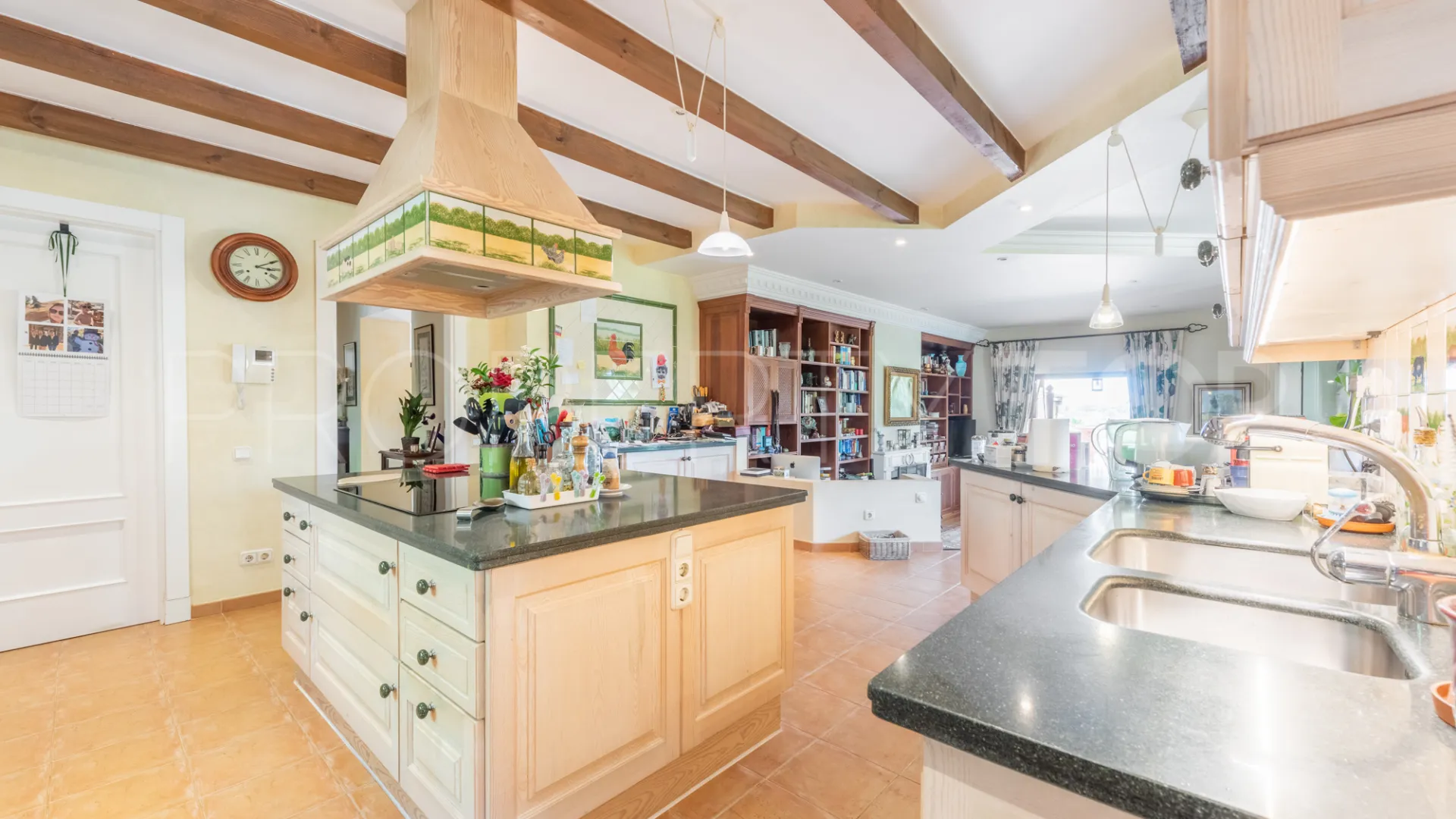 For sale villa with 9 bedrooms in Zona F