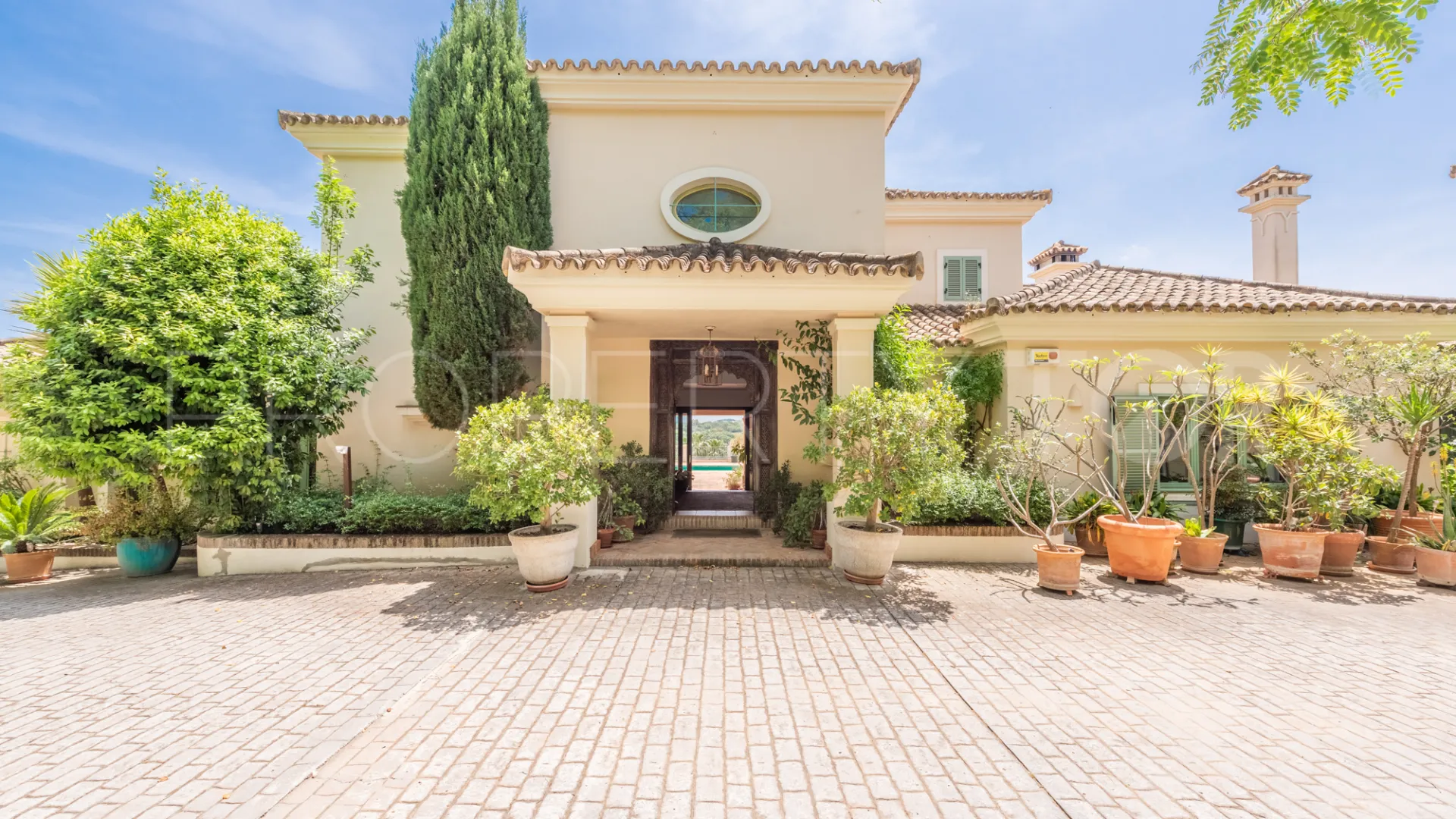 For sale villa with 9 bedrooms in Zona F