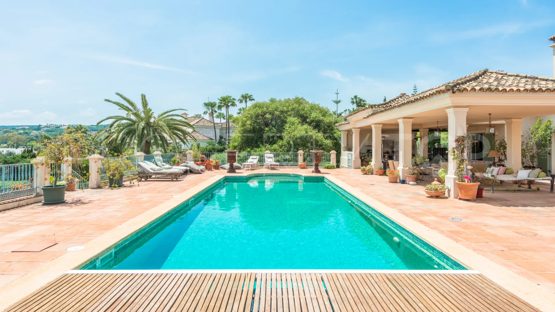 For sale villa with 9 bedrooms in Zona F