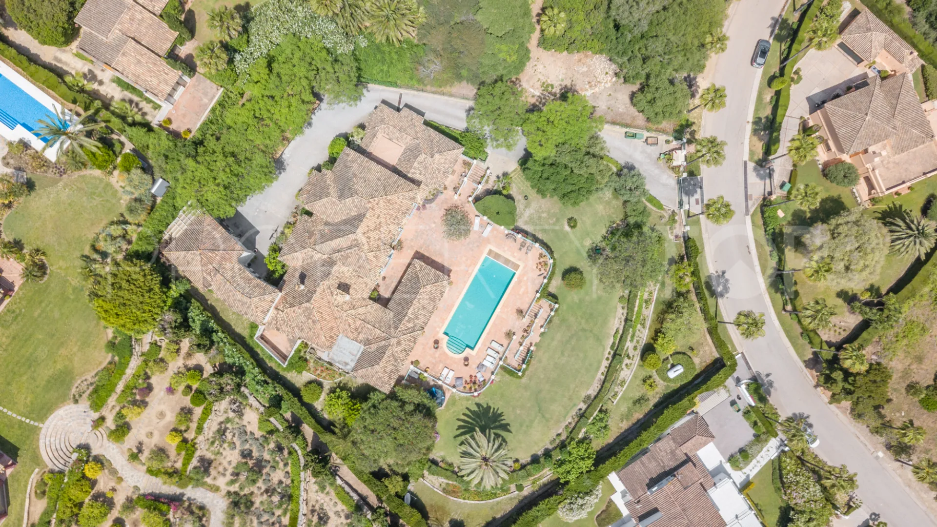 For sale villa with 9 bedrooms in Zona F