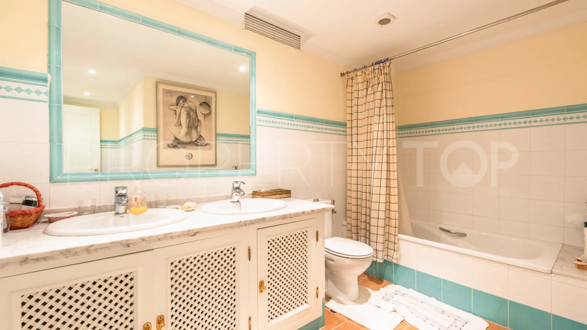 For sale villa with 9 bedrooms in Zona F
