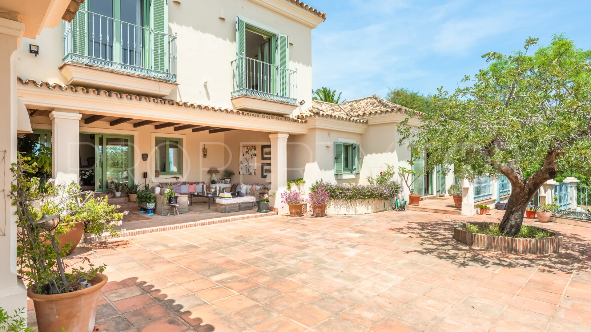 For sale villa with 9 bedrooms in Zona F