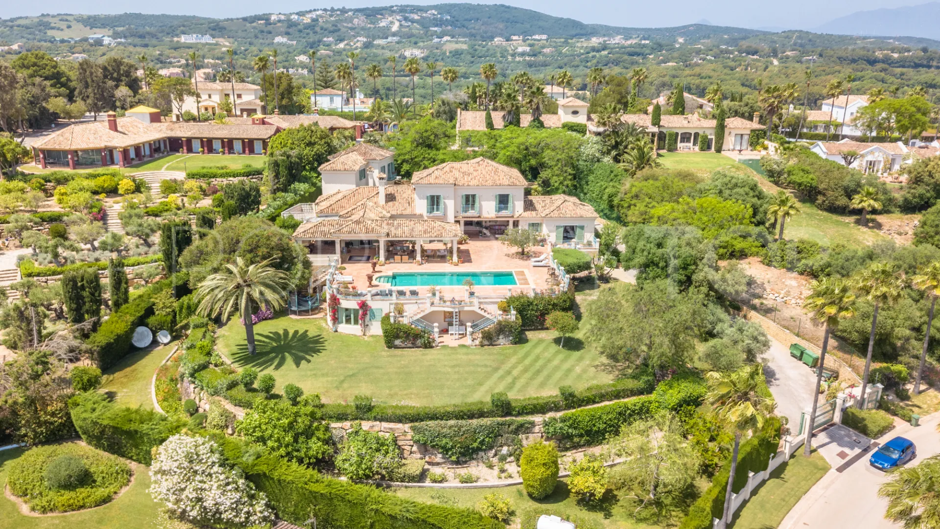 For sale villa with 9 bedrooms in Zona F