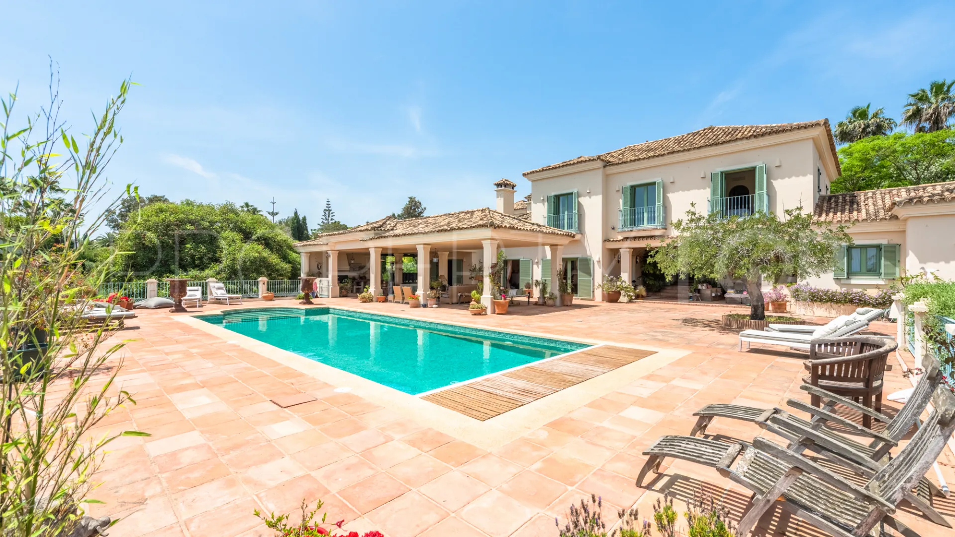 For sale villa with 9 bedrooms in Zona F