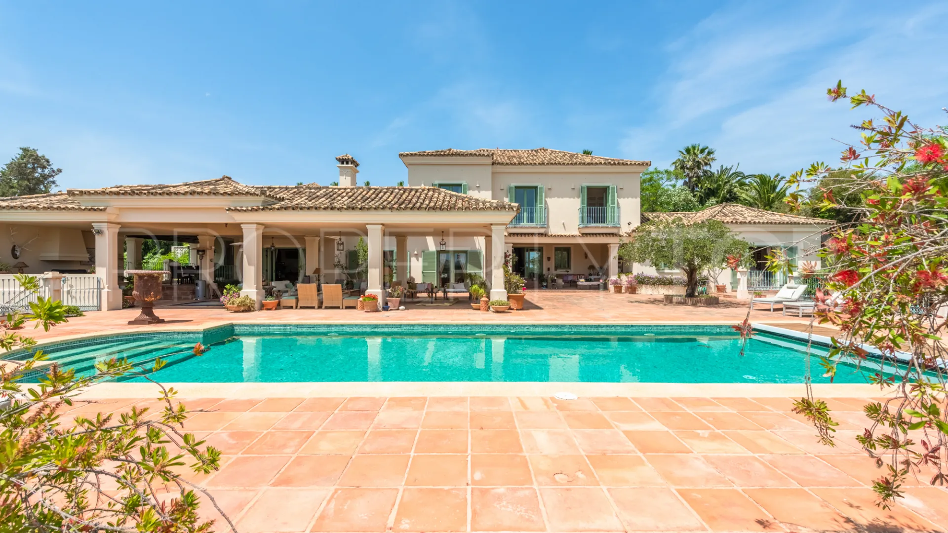 For sale villa with 9 bedrooms in Zona F