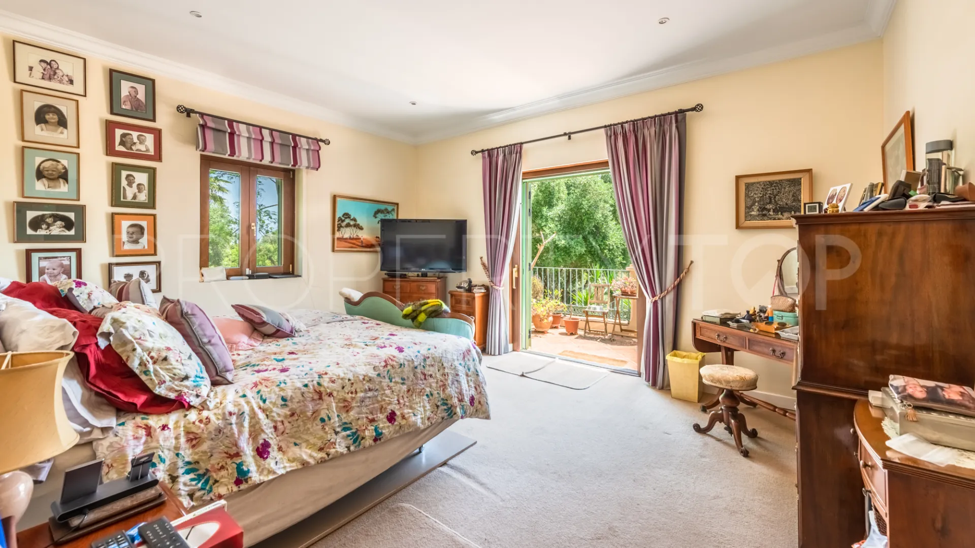 For sale villa with 9 bedrooms in Zona F