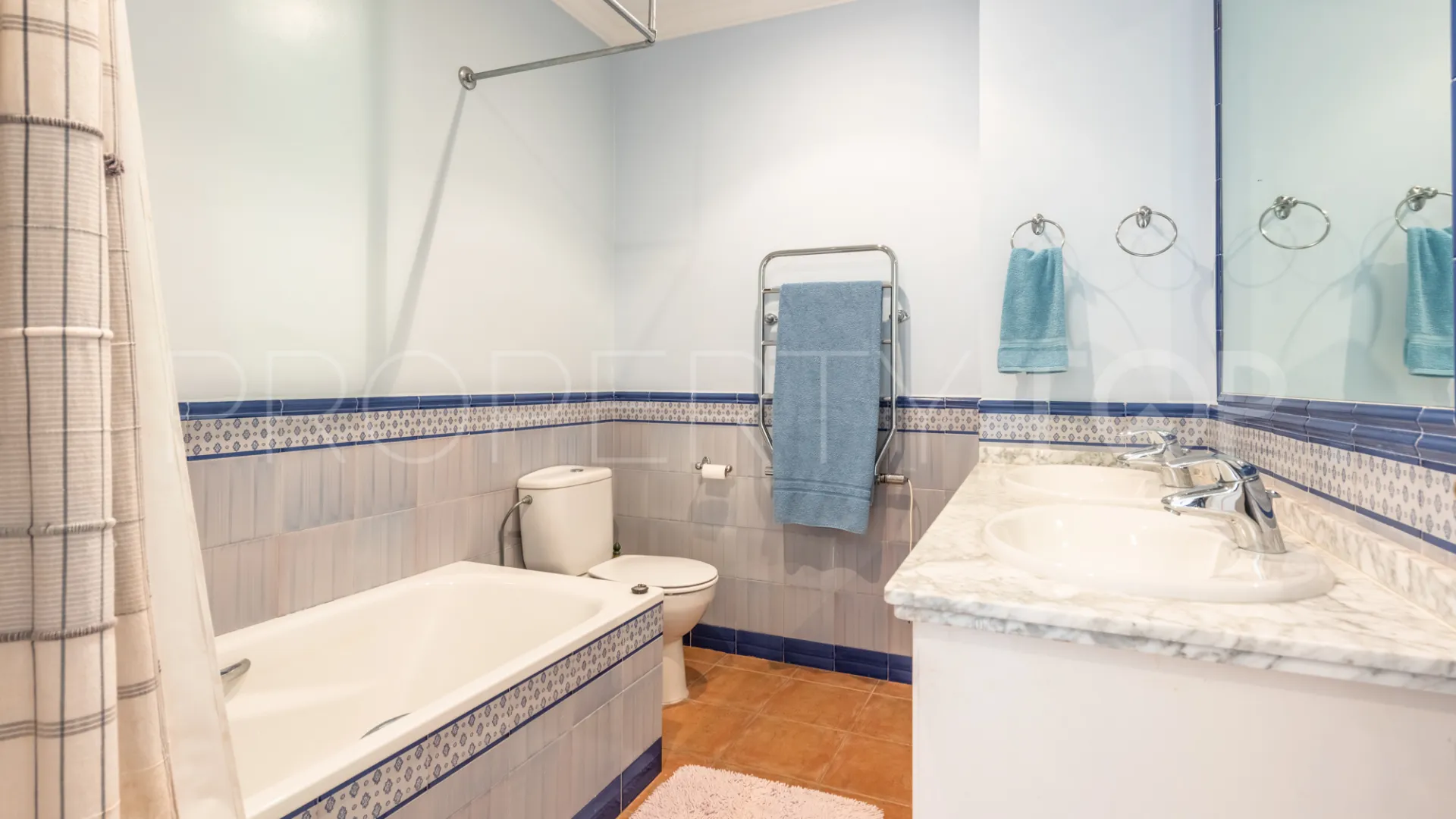 For sale villa with 9 bedrooms in Zona F