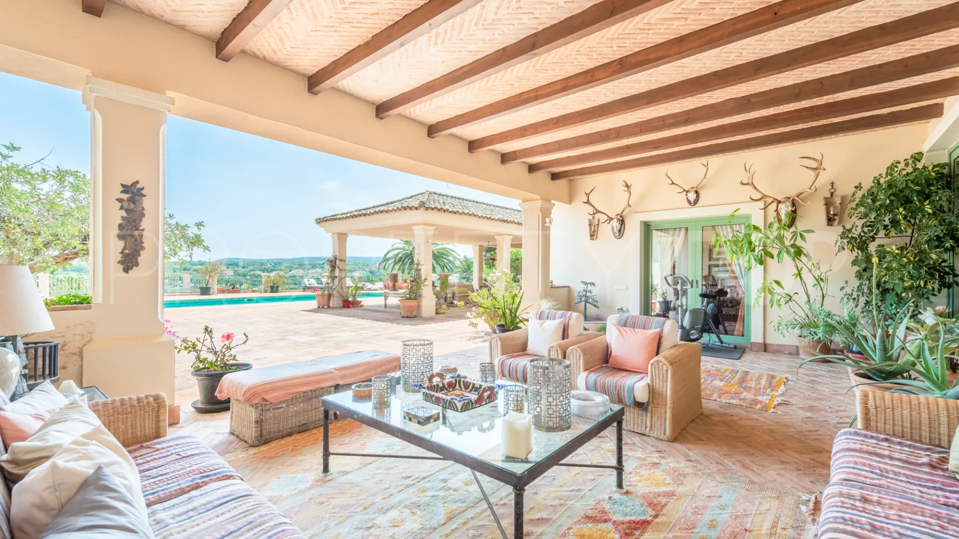 For sale villa with 9 bedrooms in Zona F