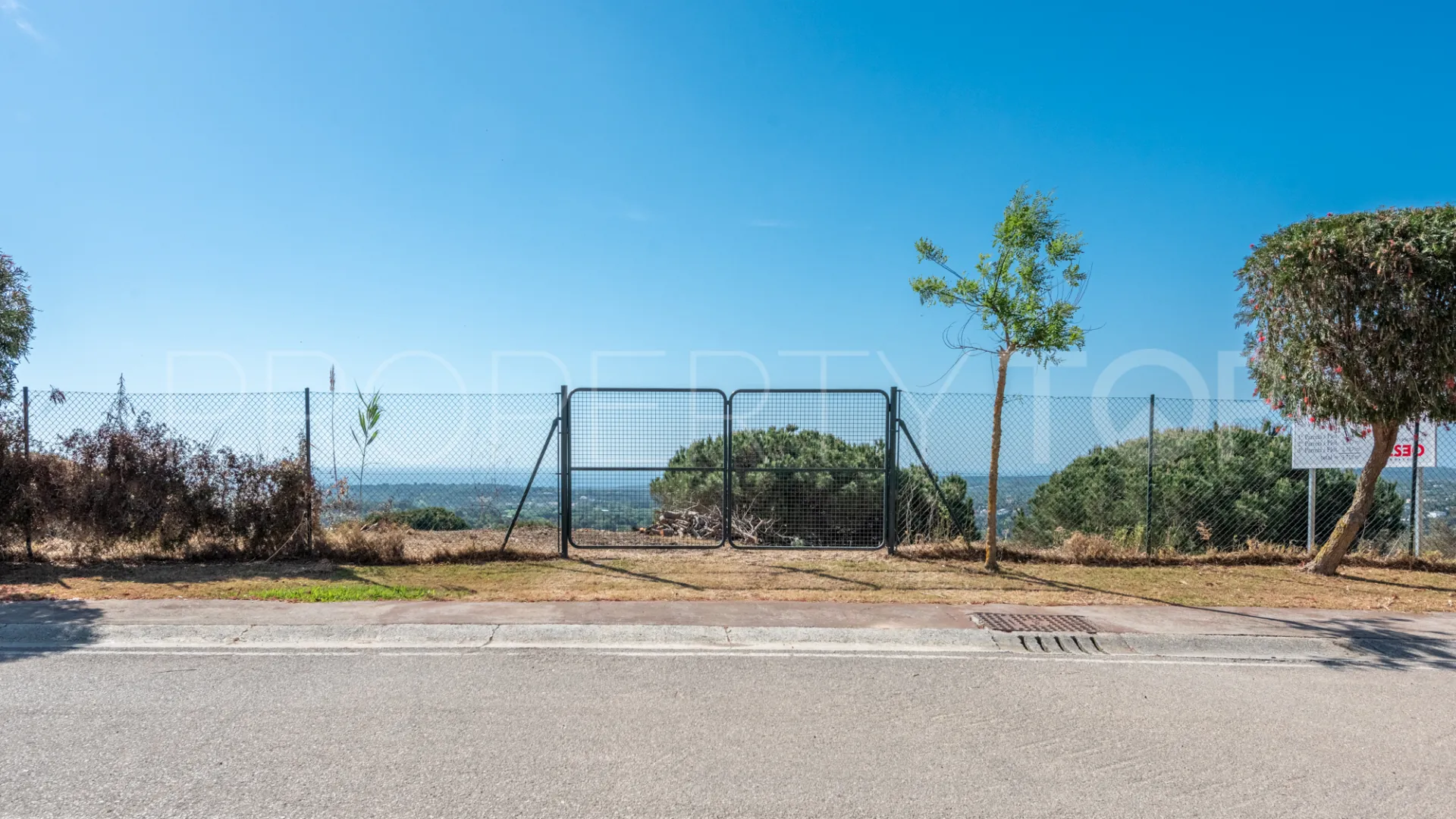 Zona M plot for sale