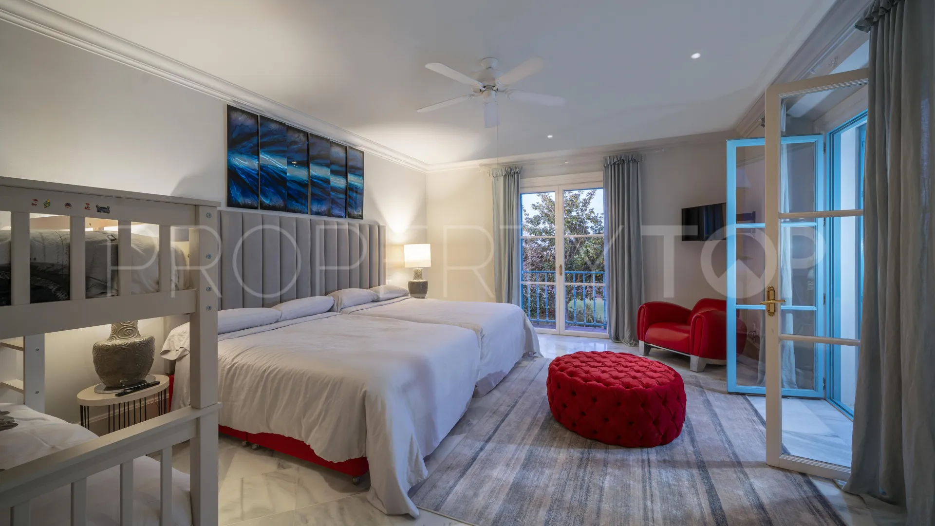 Villa en venta con 6 dormitorios en San Roque Club