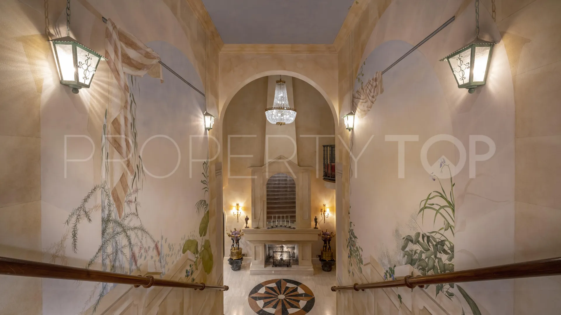 Villa en venta con 6 dormitorios en San Roque Club