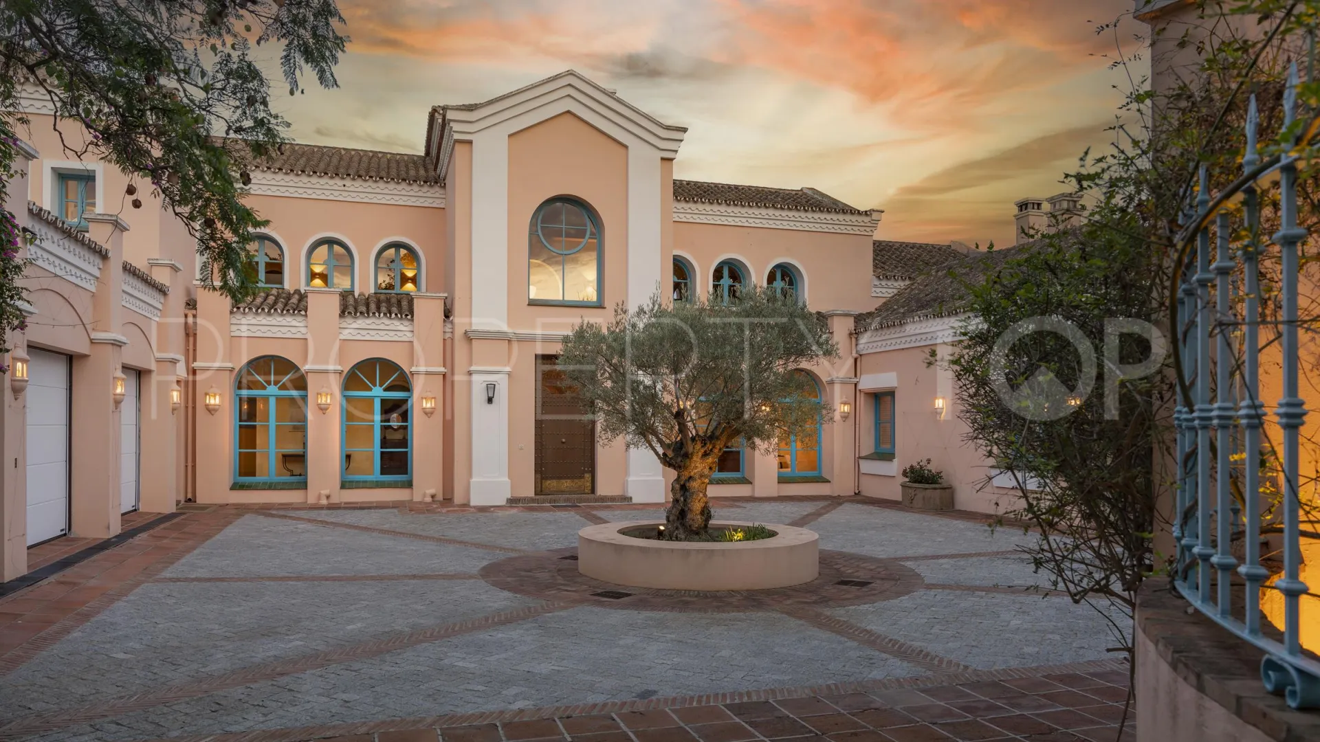 Villa en venta con 6 dormitorios en San Roque Club