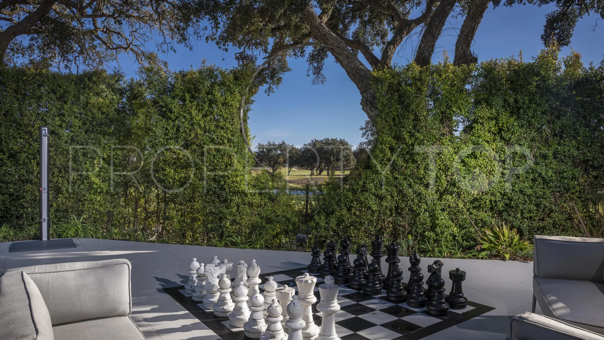 Villa en venta con 6 dormitorios en San Roque Club