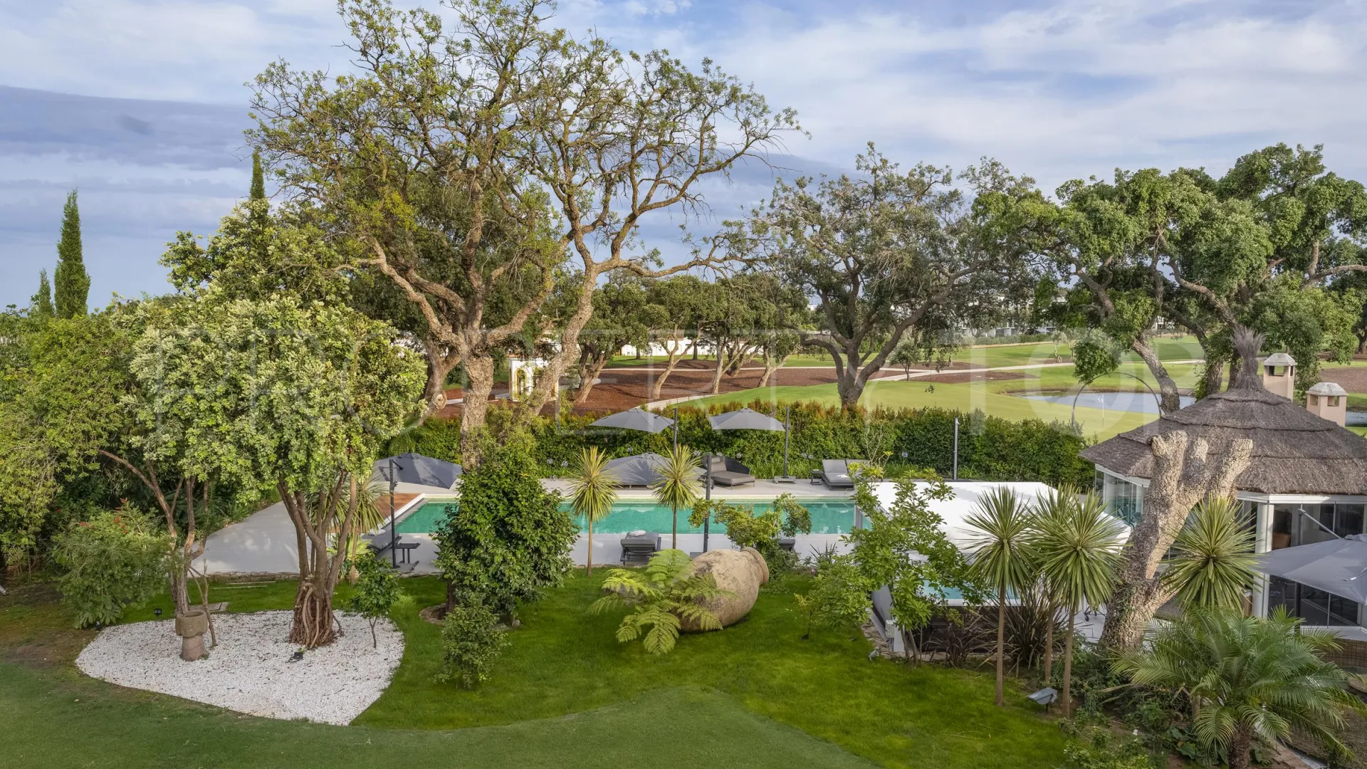 Villa en venta con 6 dormitorios en San Roque Club