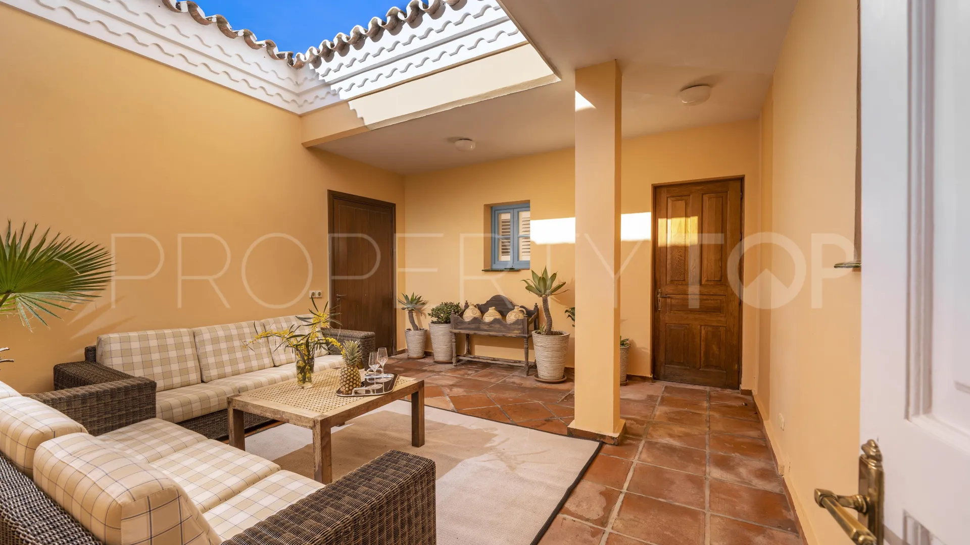 Villa en venta con 6 dormitorios en San Roque Club