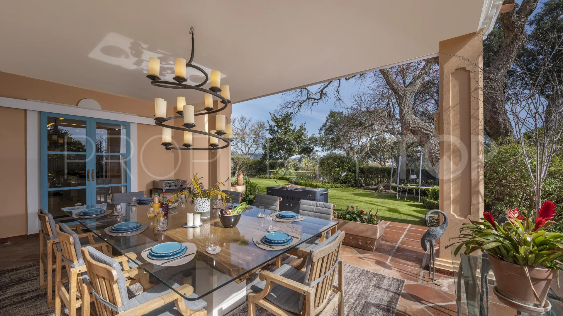 Villa en venta con 6 dormitorios en San Roque Club