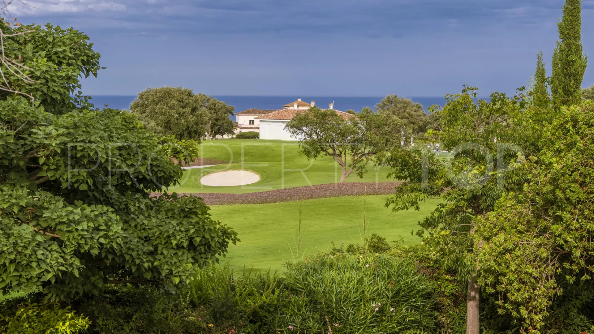 Villa en venta con 6 dormitorios en San Roque Club