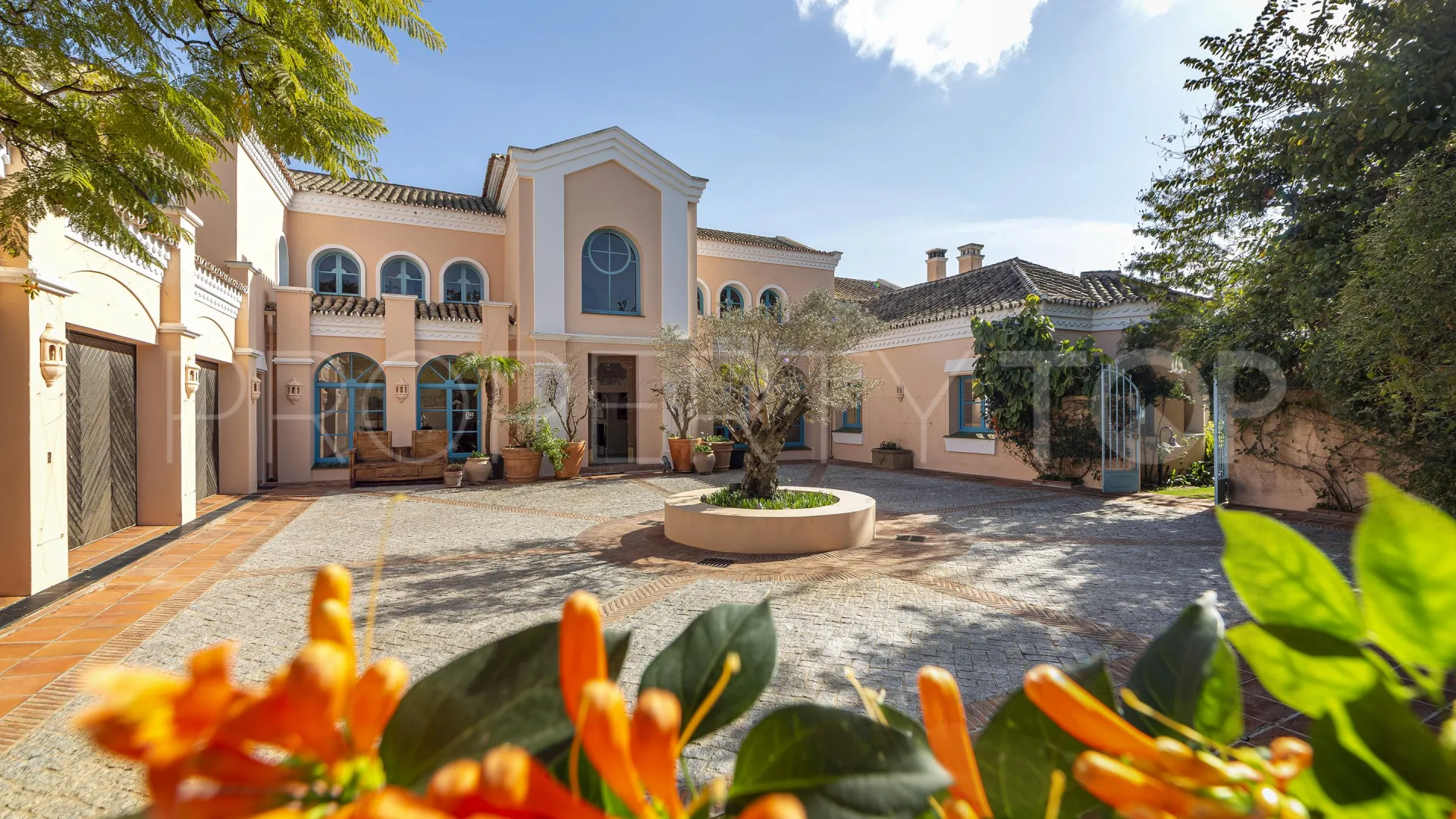 Villa en venta con 6 dormitorios en San Roque Club