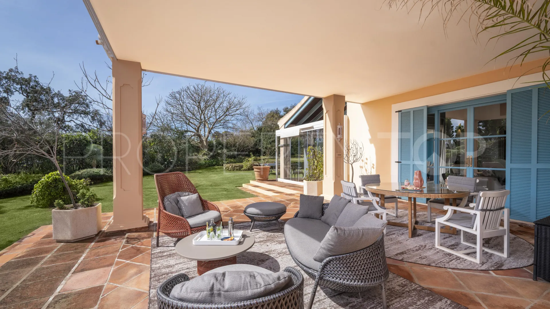 Villa en venta con 6 dormitorios en San Roque Club