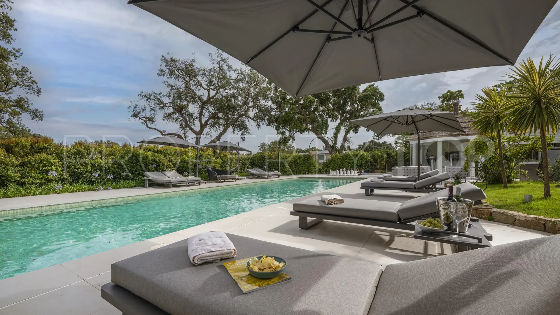 Villa en venta con 6 dormitorios en San Roque Club