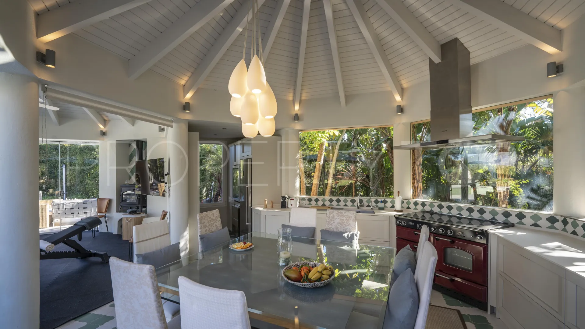 Villa en venta con 6 dormitorios en San Roque Club
