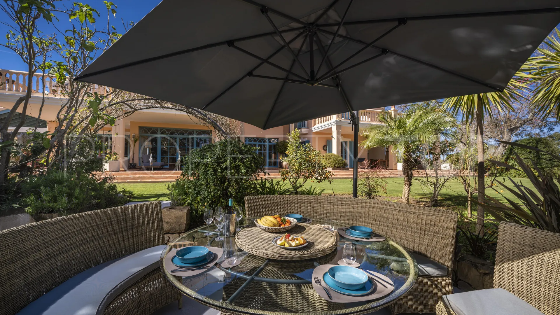 Villa en venta con 6 dormitorios en San Roque Club