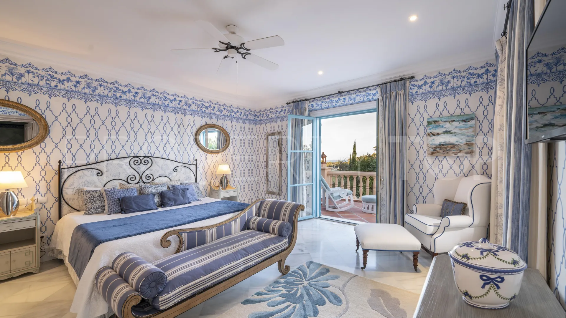 Villa en venta con 6 dormitorios en San Roque Club