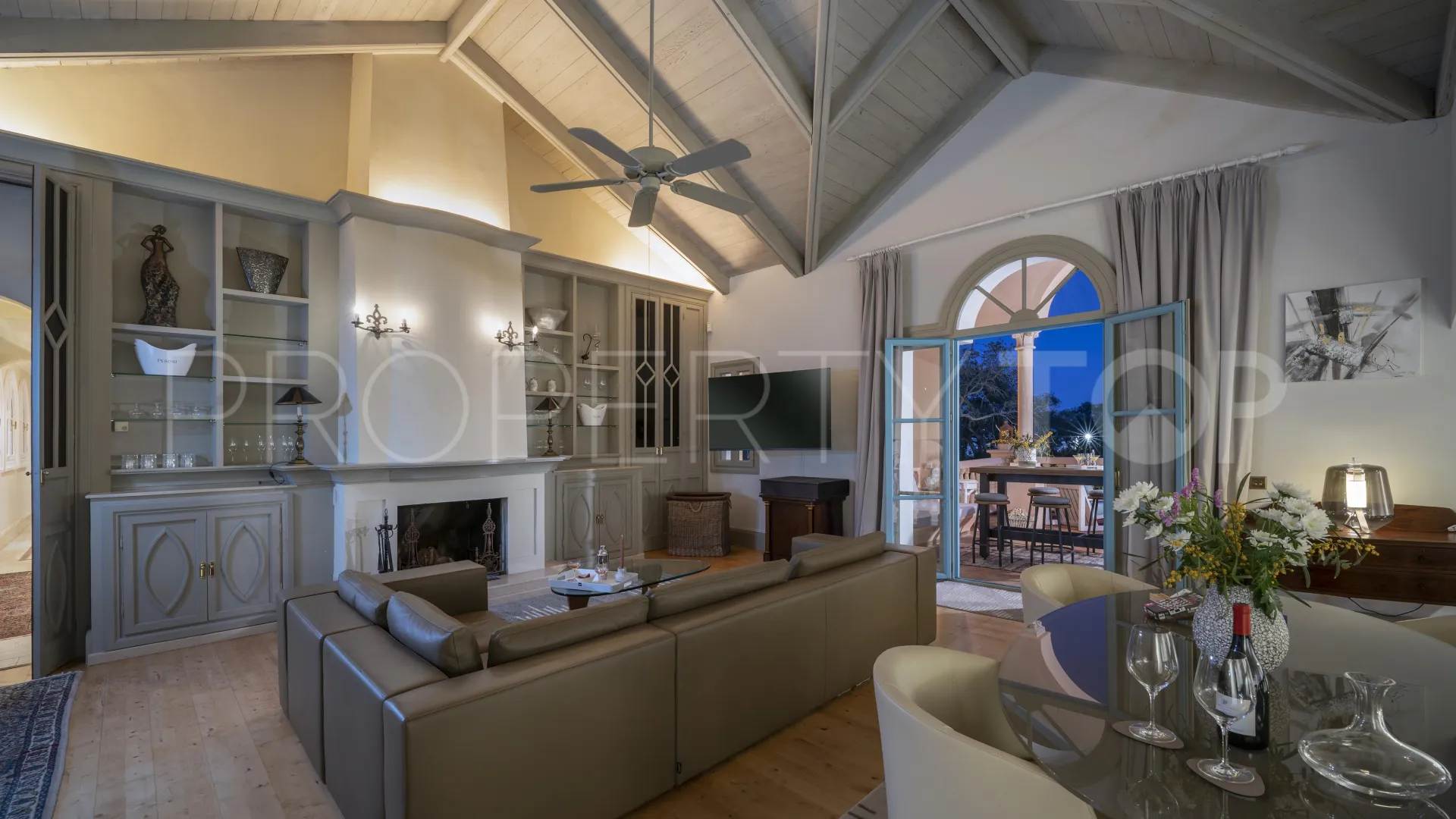 Villa en venta con 6 dormitorios en San Roque Club
