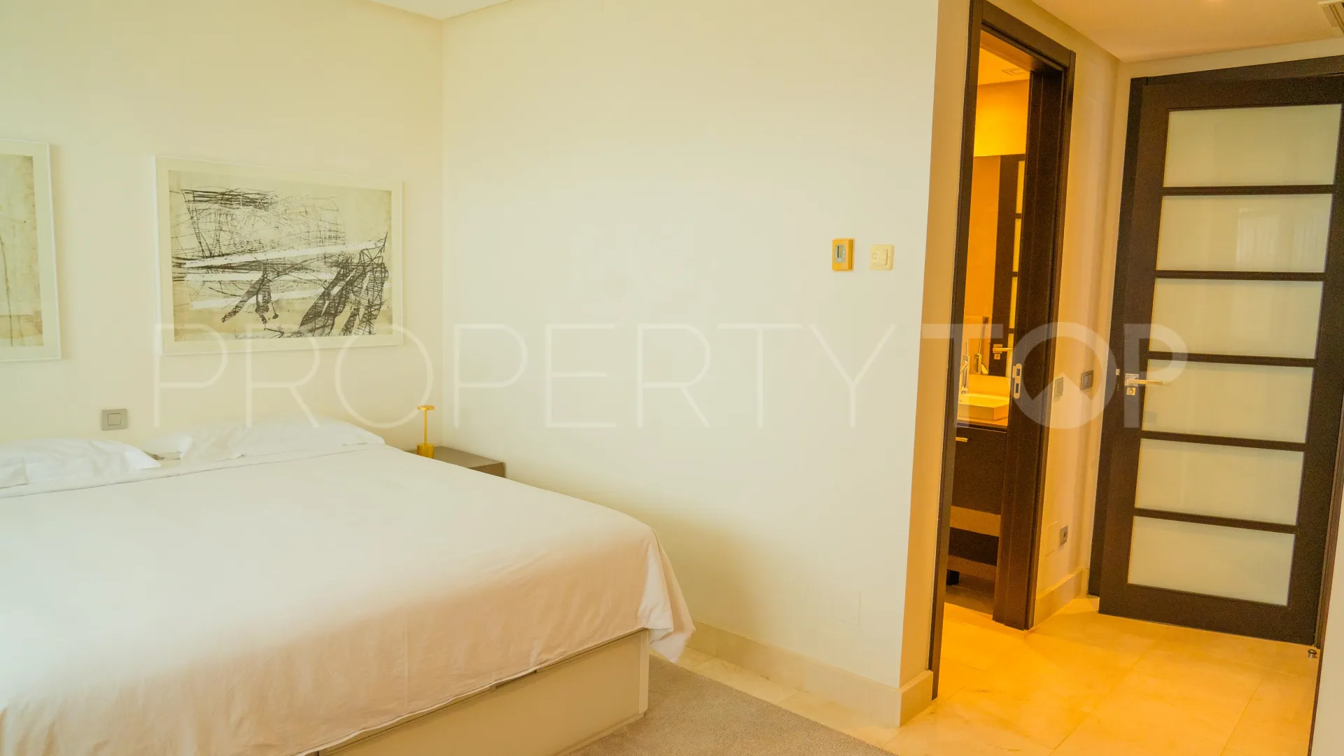 For sale apartment with 3 bedrooms in Hacienda de Valderrama