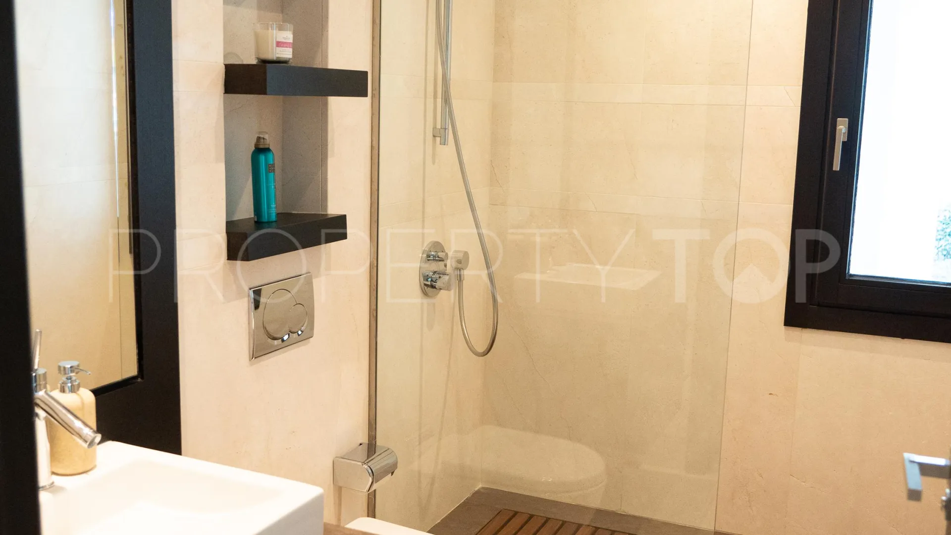 For sale apartment with 3 bedrooms in Hacienda de Valderrama