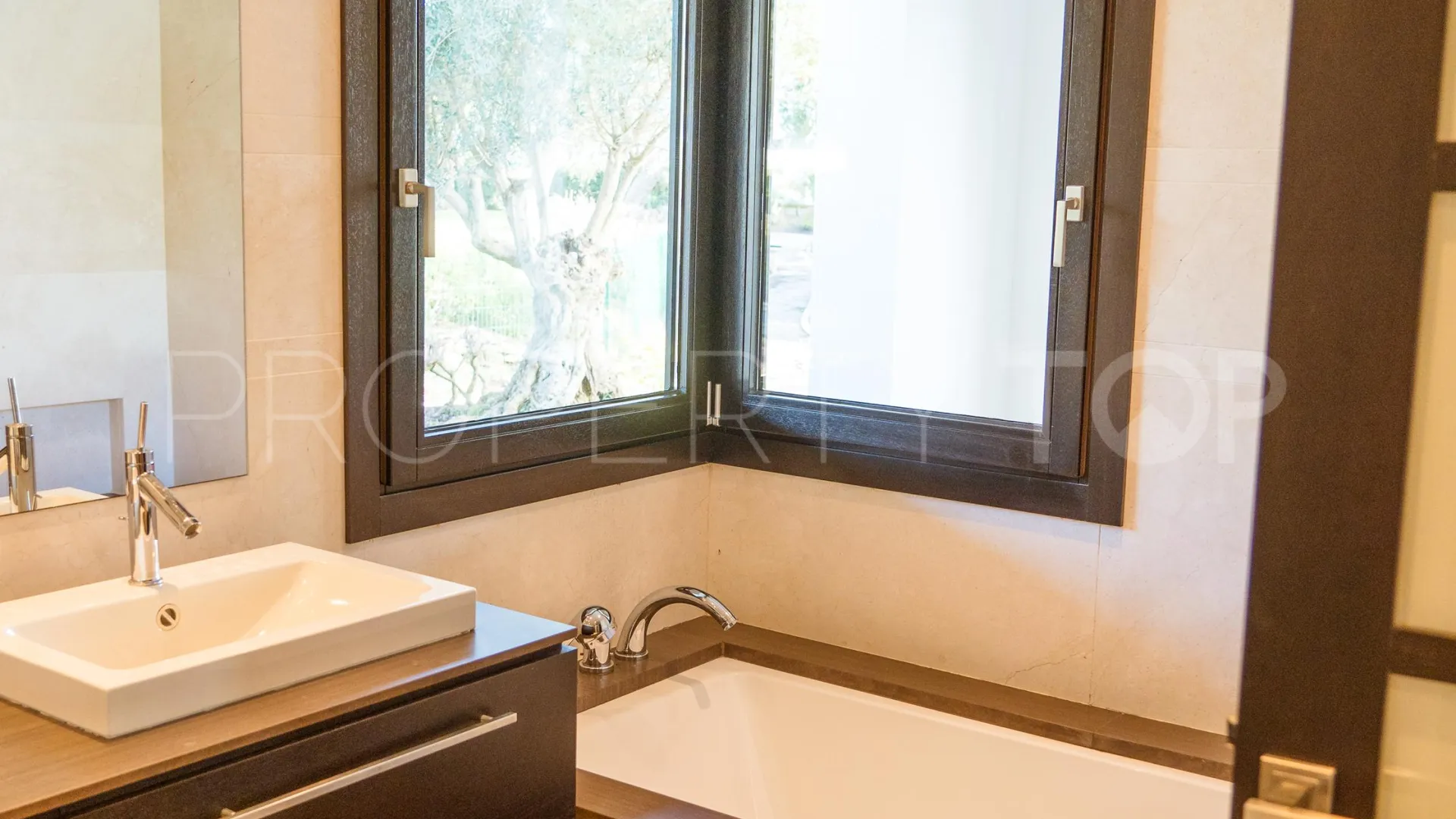 For sale apartment with 3 bedrooms in Hacienda de Valderrama