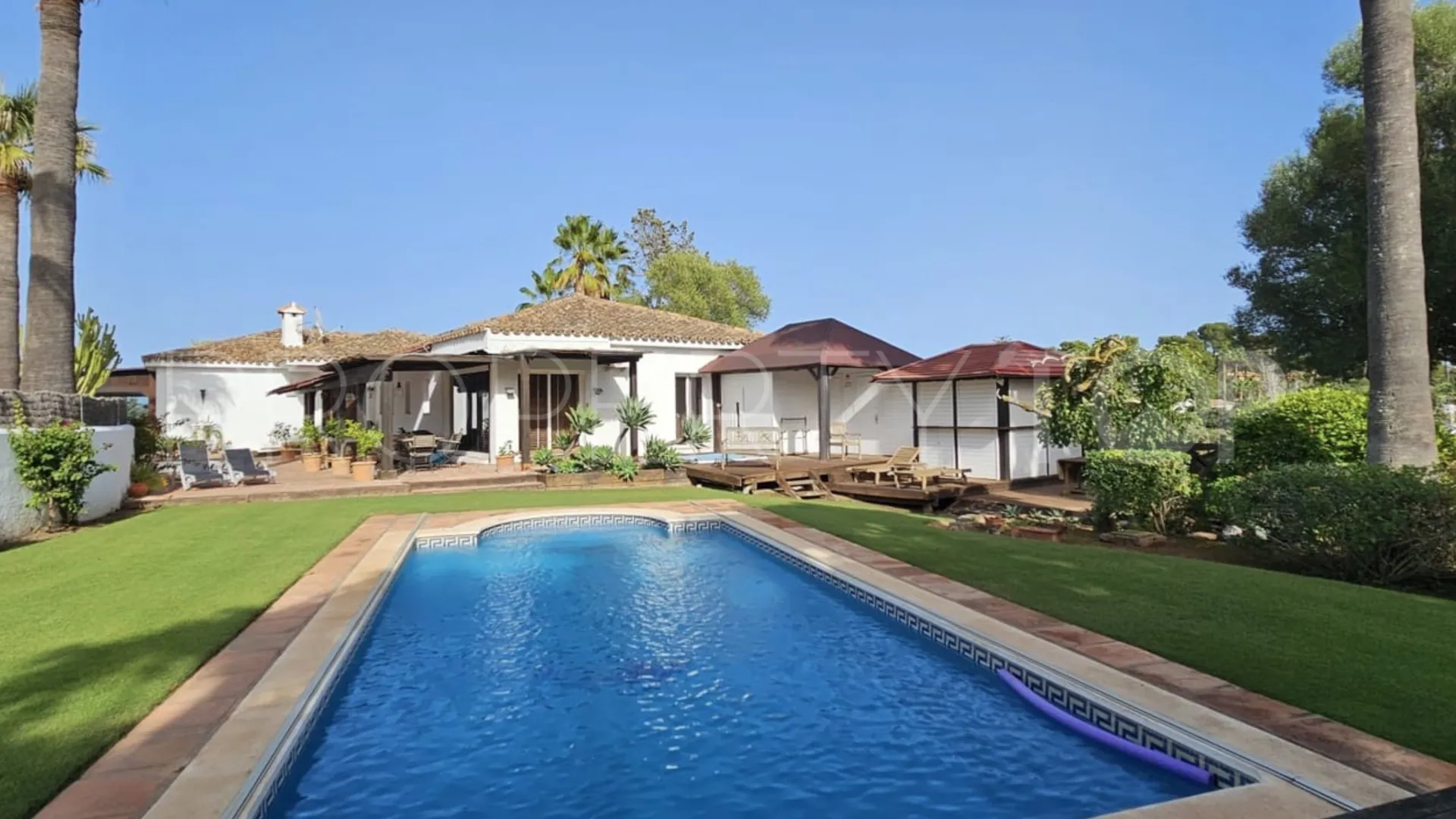 For sale villa with 5 bedrooms in Zona B