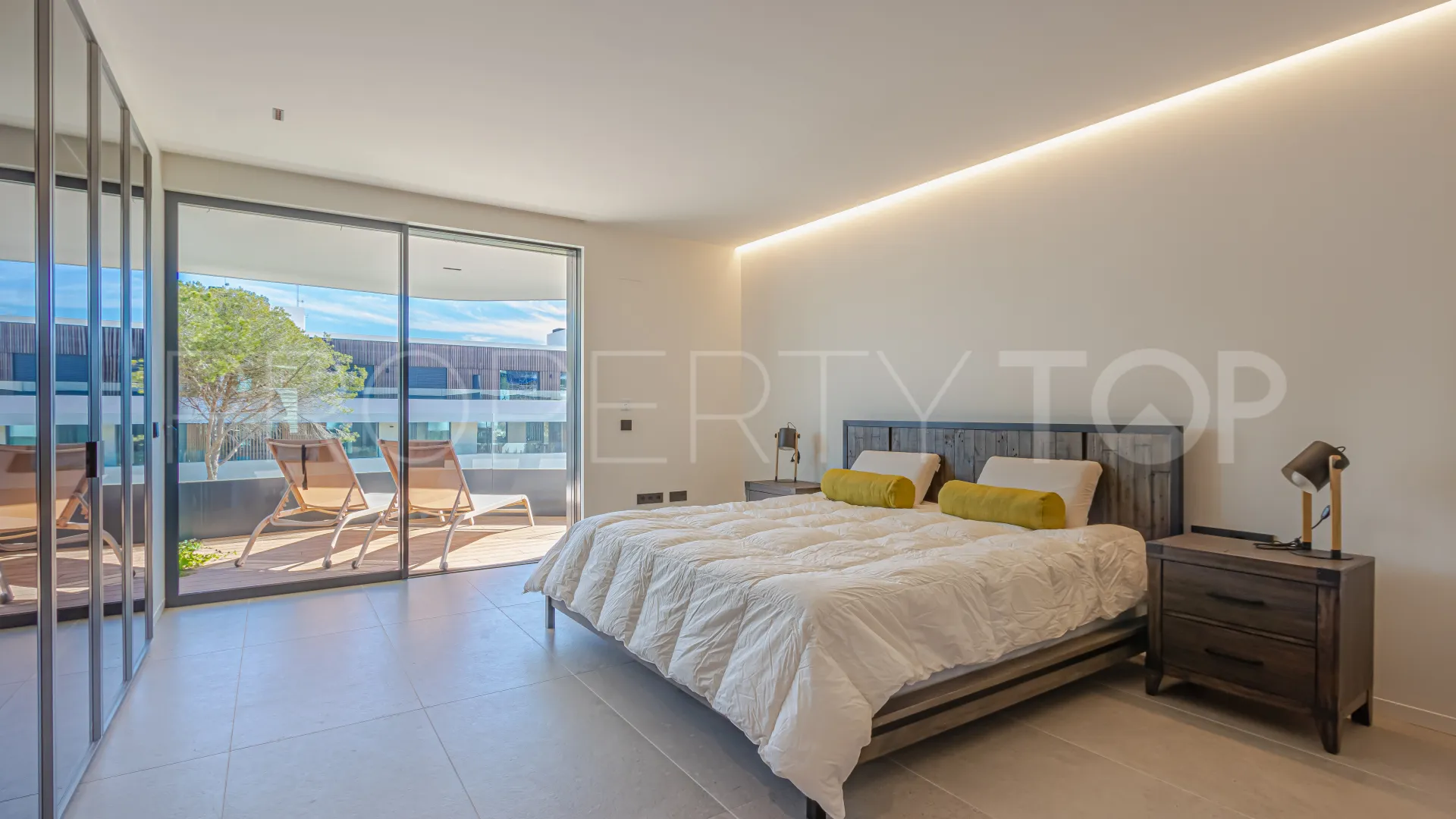 Apartment for sale in Village Verde with 4 bedrooms