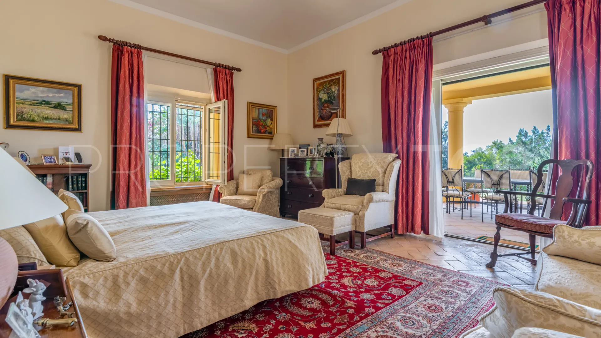 Villa for sale in Zona F with 5 bedrooms